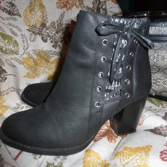 Fall Sale- Black Heeled zippered Ankle Booties sz 8.5 &10 - Picture 2 of 10